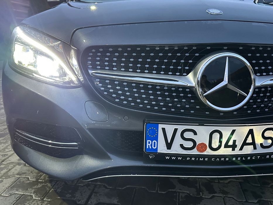 Mercedes-Benz C AirMatic/Distronic PLUS/HeadUp Display/4Butoane/Dotari TOP