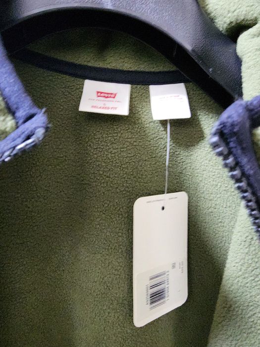 Levi's желетка. Размер L. Оригинал из США.