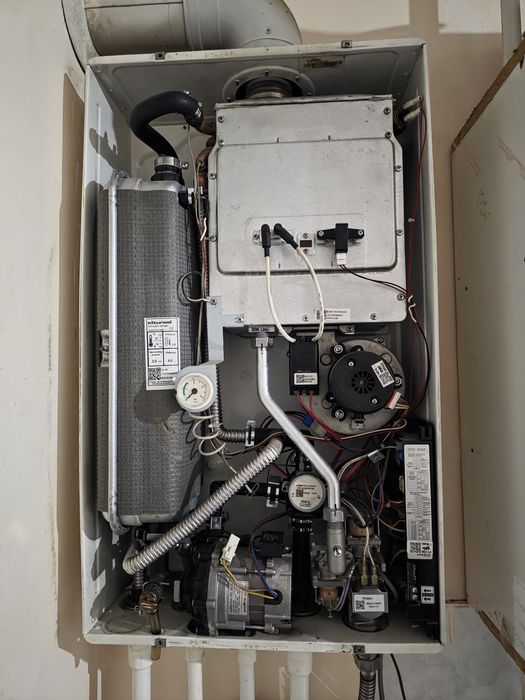 Akfa katyol ishlab turibdi