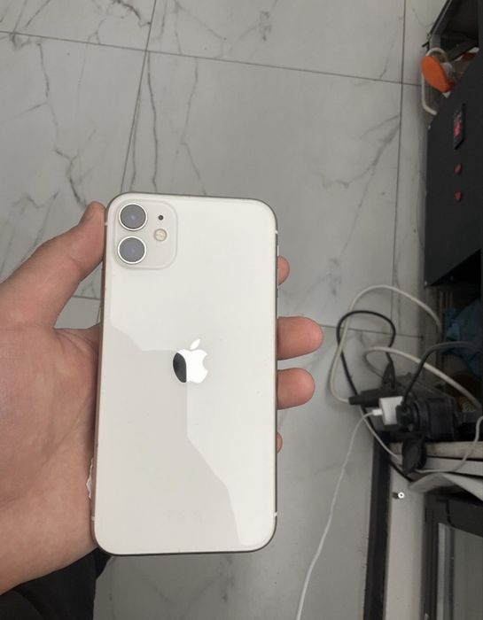 Продам айфон на 128 гб