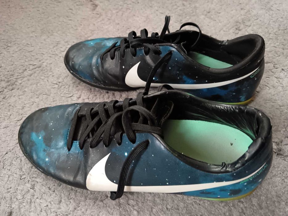 Adidași fotbal.mercurial CR7 ..mărimea 42.5