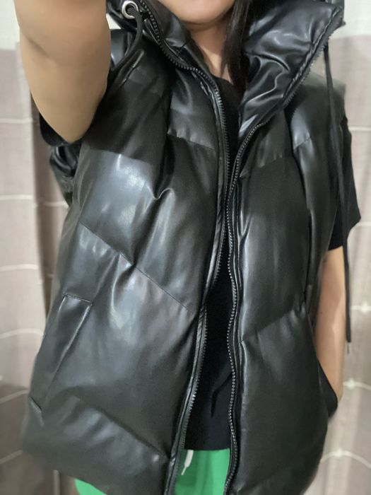 Жилет. Безрукавка женская . Жилетка