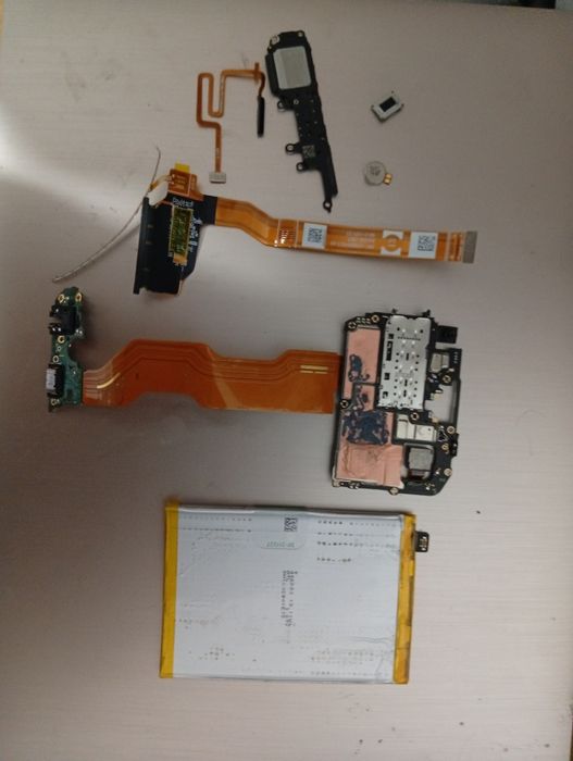 Vând piese telefon Oppo A76 funcționale