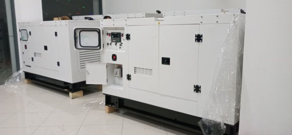 Дизельный генератор с шумоглушительом 50KW