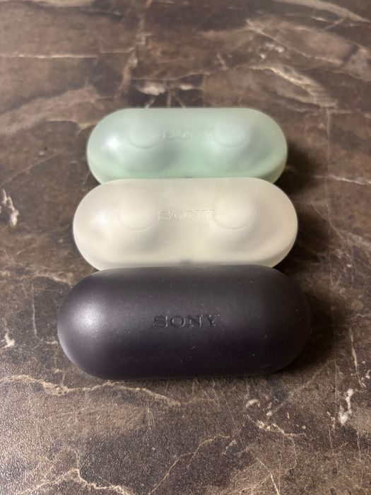 Set casti cu mici defecte!