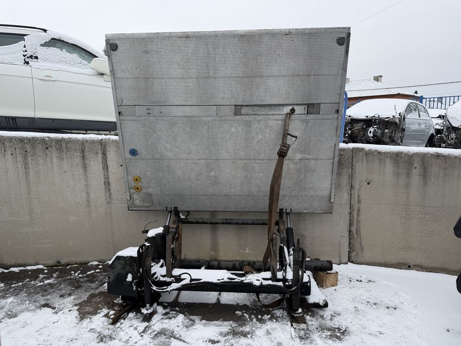 Фургон с падащ борд