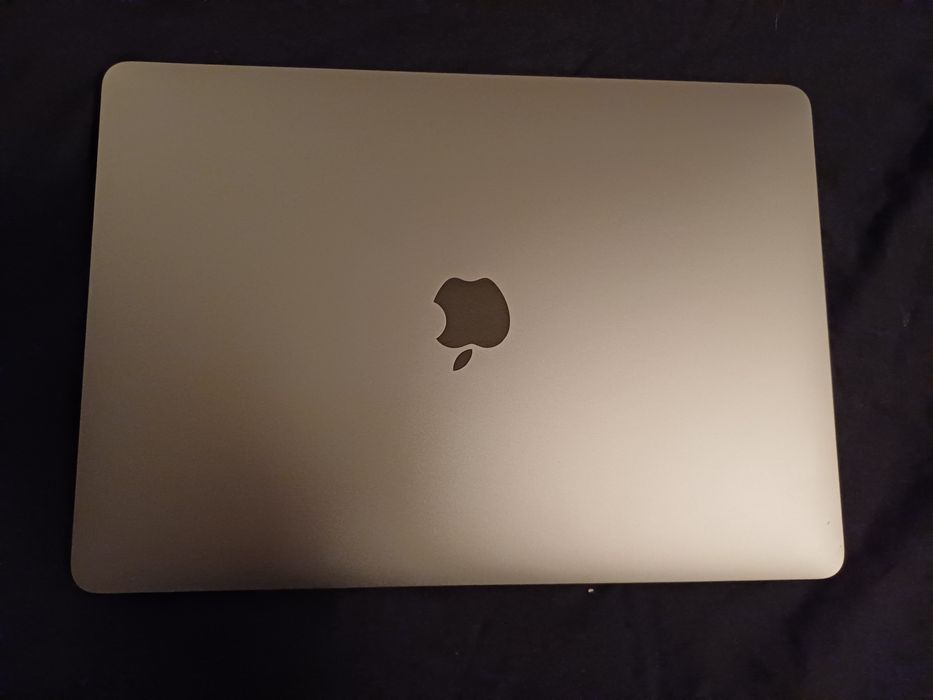 MacBook Air 13” M1 ca nou+ adaptor cadou