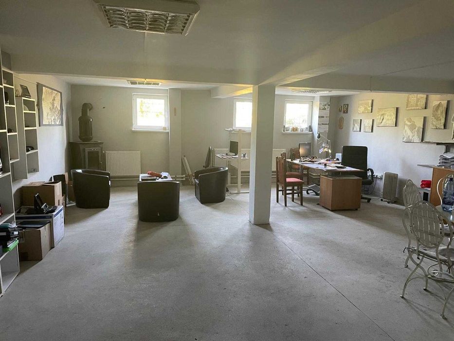 Hala spatiu comercial