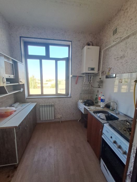 Yangi dom sotiladi ayraport 3 qavat 1 xona 2 xona qilingan 48 Kv.metr