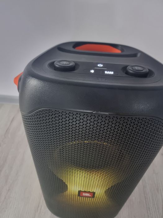 Vând JBL PartyBox 110