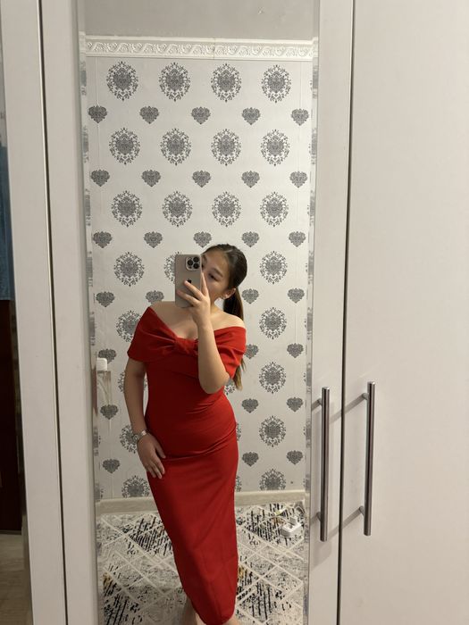 облегающие платья красного цвета