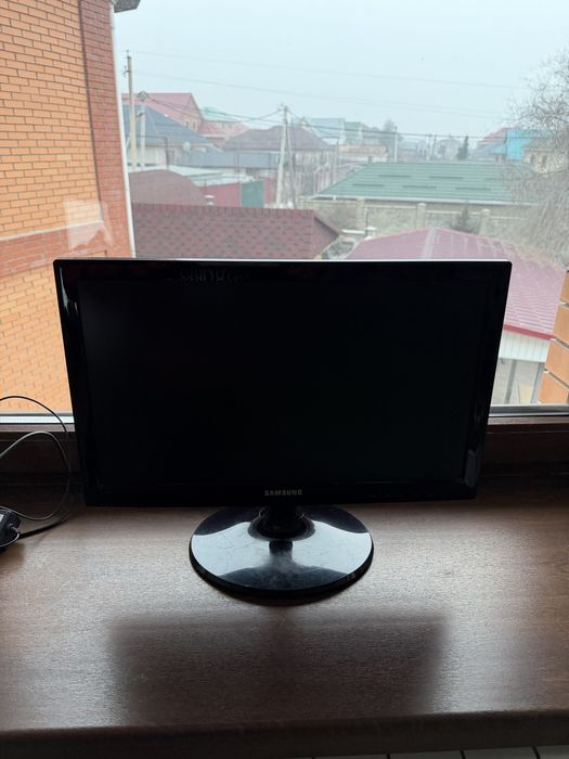 Монитор Samsung Led