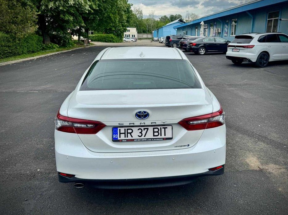 Toyota Camry 2021