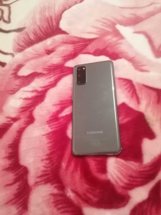 Doar vând urgent Samsung s20 5g funtionabil