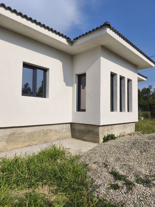 Casa noua de vanzare