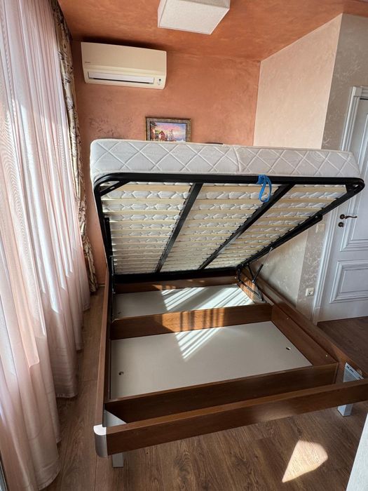 Легло с ортопедичен матрак