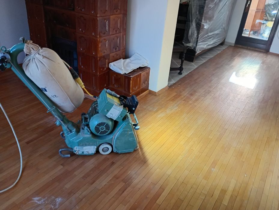 Raschetare  reconditionare chituire slefuire Lacuire parchet lemn masiv/ Fara praf/Rapid si curat/