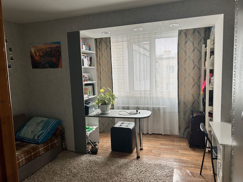 Продам 4-х ком. кв. в р-оне 6 школы