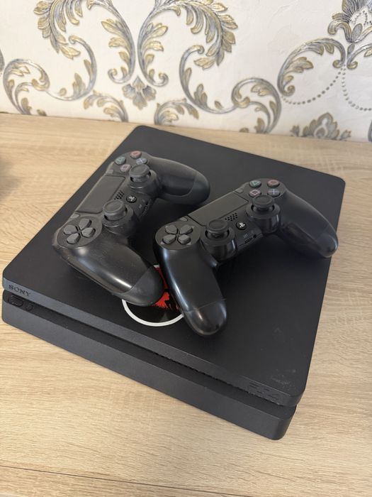 PlayStation 4 slim 500 gb