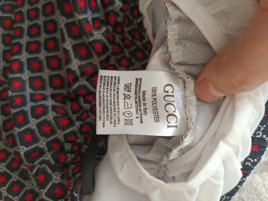 Vând pantaloni scurți baie baieti