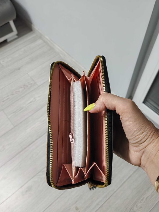 Стилно дамско портмоне