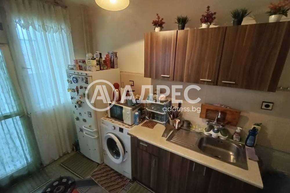 Продава се Тристаен апартамент в Разград, Освобождение - 99 кв.м за 670 €/кв.м - Снимка #2