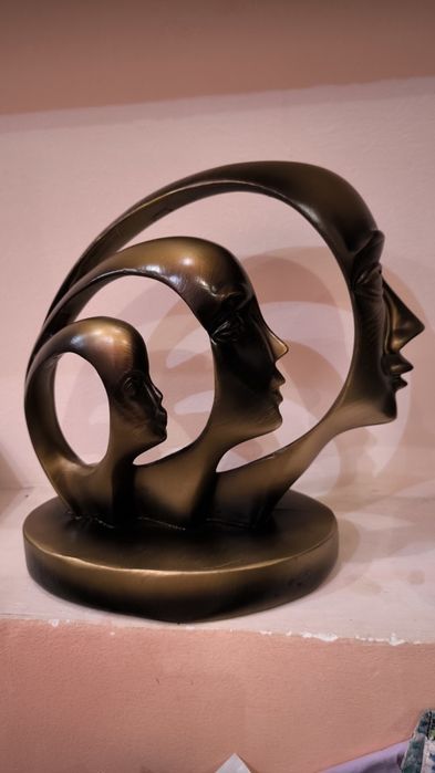 Статуэтка семья.