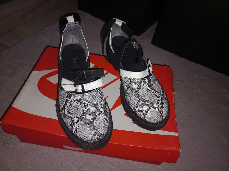 Sandale comode alb negru