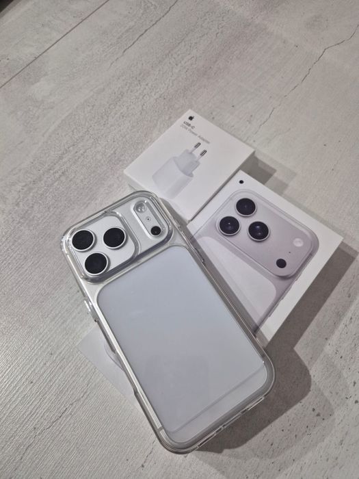 Продам iphone 17 pro с гарантией