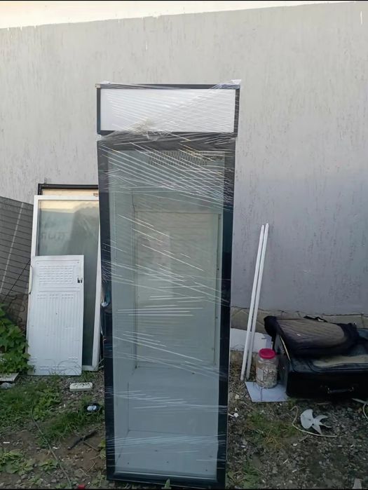 Холодильник витринный