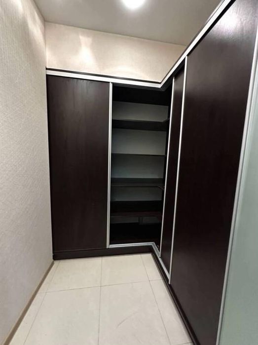 Дава се под наем Двустаен апартамент в София, Хладилника - 65 кв.м за 999 € - Снимка #5