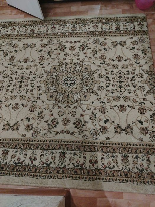 Ковер 3.80х150 в хорошем состоянии