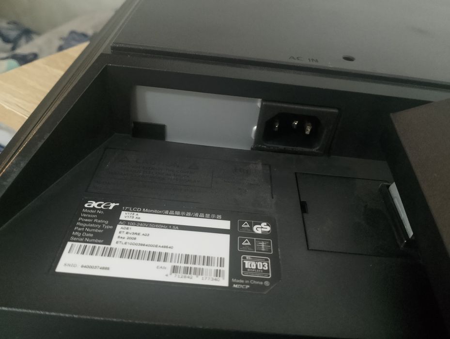 Vând monitor Acer V173