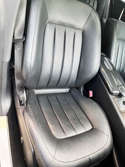 Mercedes-Benz CLS 550 / AMG / Harman-Kardon / Масаж / Подгрев / Обдухване / Кожа / Щора