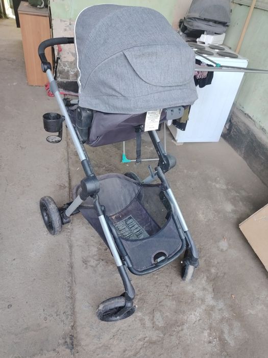 Продам коляску двух ярусную