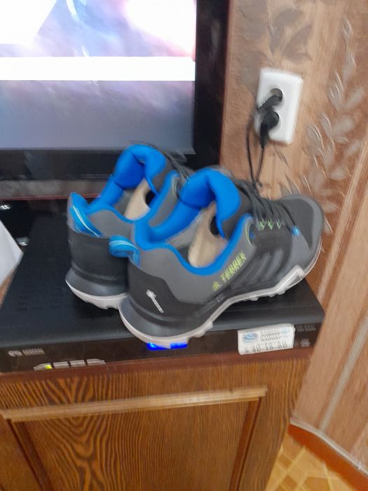 Кроссовки Adidas