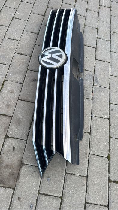 Bara fata grila Passat B8