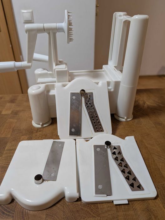 Спирализатор за зеленчуци