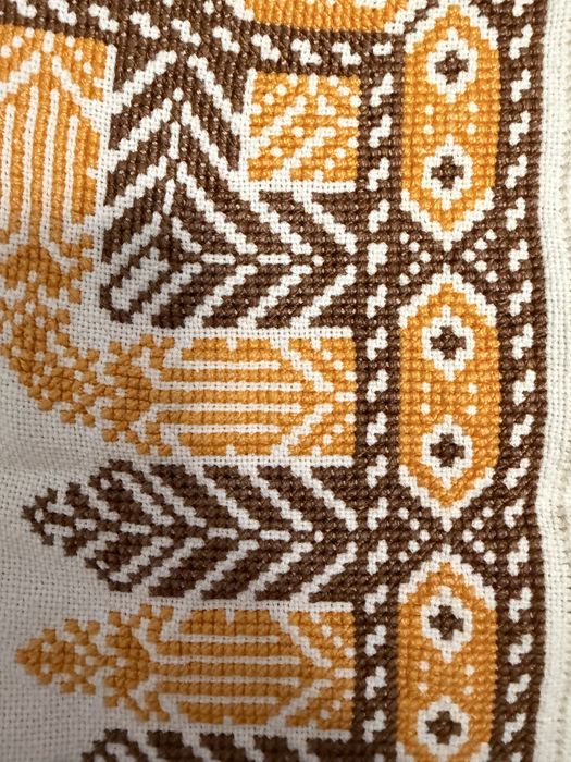 Față de masă autentică cusută manual