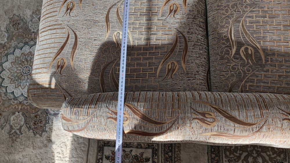 Продам диван (книжка). Самовывоз.