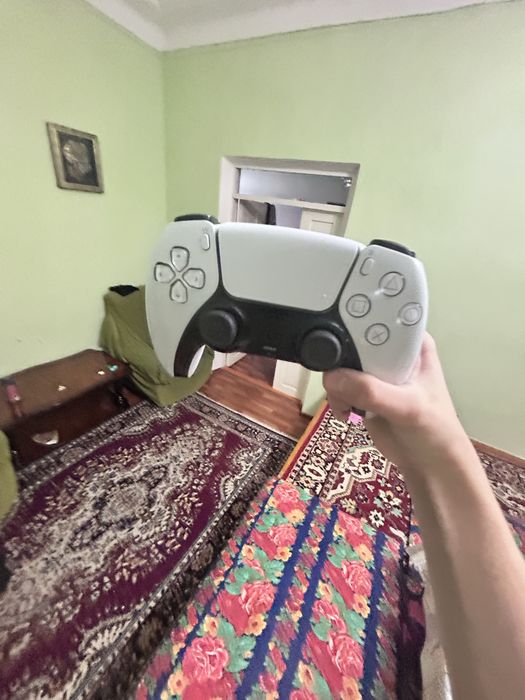 Продам Sony Playstation 5