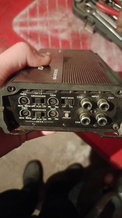 Продам усилитель в машину