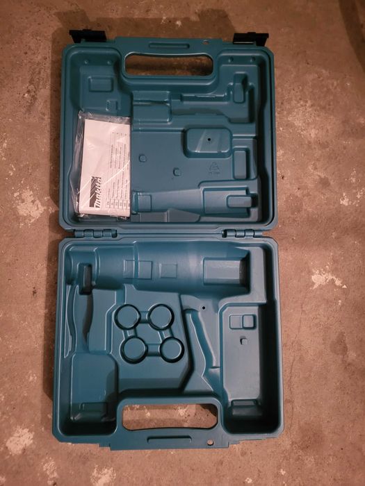 Cutie transport Makita suflanta aer cald