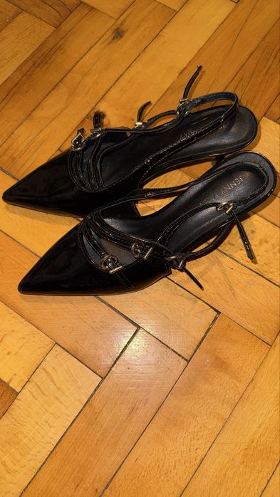 Черни  токчета с каишки kitten heels