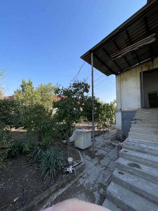 Продоётся дача 2 комнатая с подвалом и с сараем 11 соток