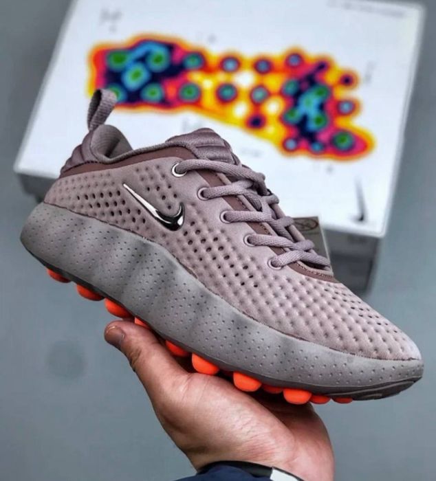 Кроссовки Nike Mind 002