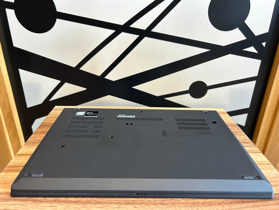 Lenovo ThinkPad T495 / Ryzen 5 3500U / 8GB RAM / 256GB NVMe SSD / FHD IPS / TPM 2.0 / Windows 11 Pro