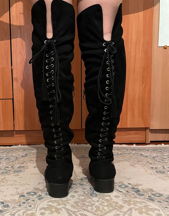 Продам сапожки замшевые