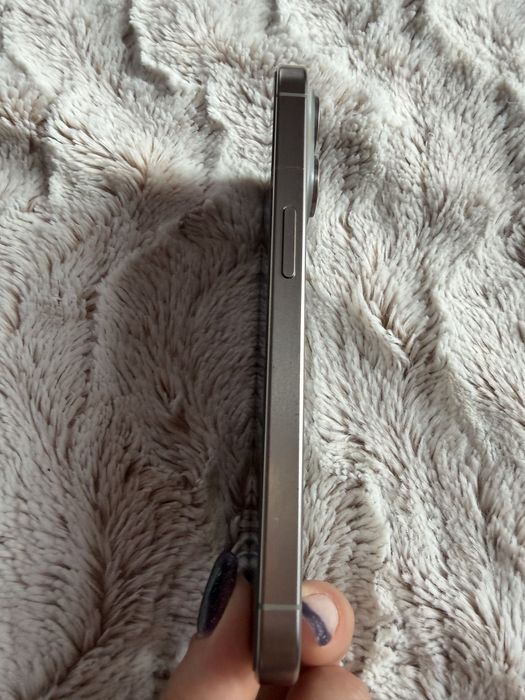 Iphone 15 pro запазен