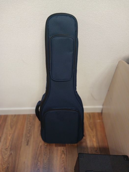 Продам чехол на электро гитару